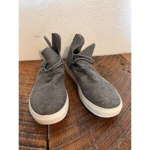 Very G Woman’s Size 8 Bootie Shoes, Worn Once Back Ankle Zip Up